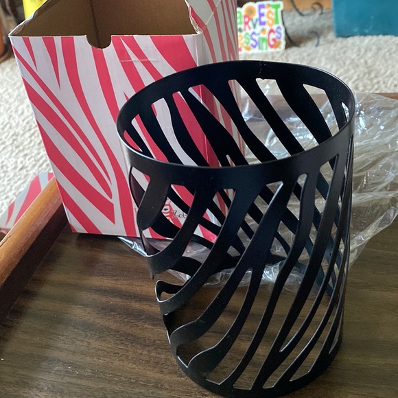 New Pink Zebra- Black Metal Cutout for Tall Shimmer Light Warmers